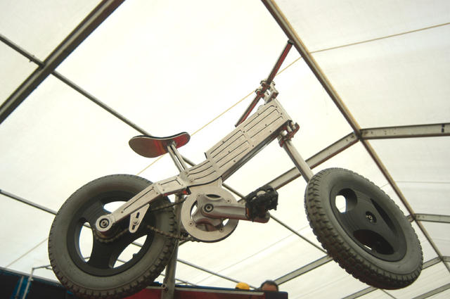 cv2004_av002.jpg