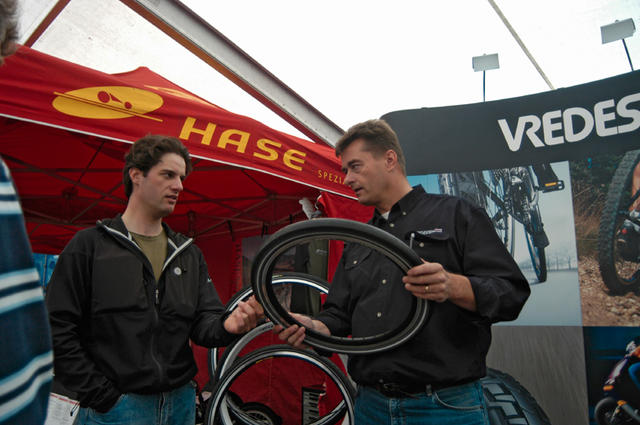 cv2004_av003.jpg