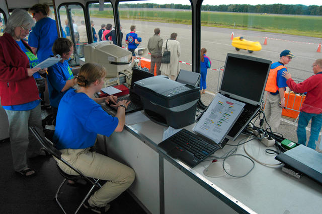 cv2004_av025.jpg