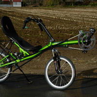 AV1599
